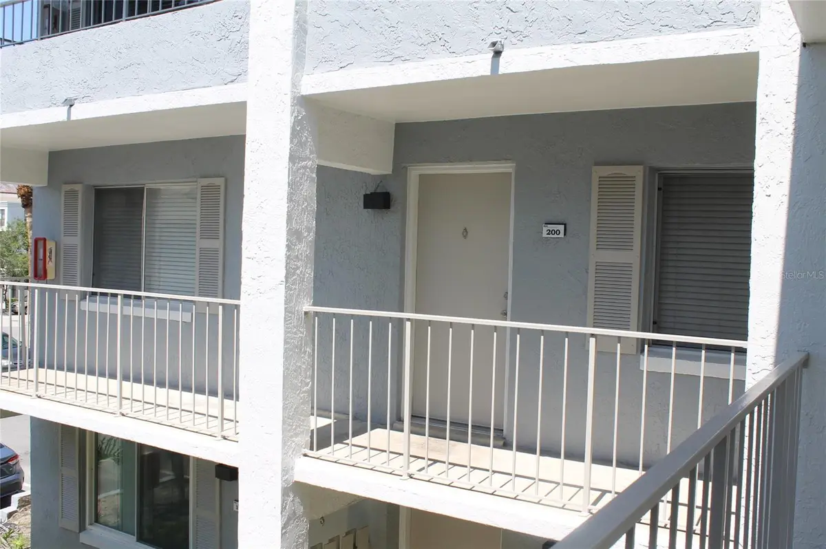 151 OYSTER BAY CIR #200, Altamonte Springs, FL 32701