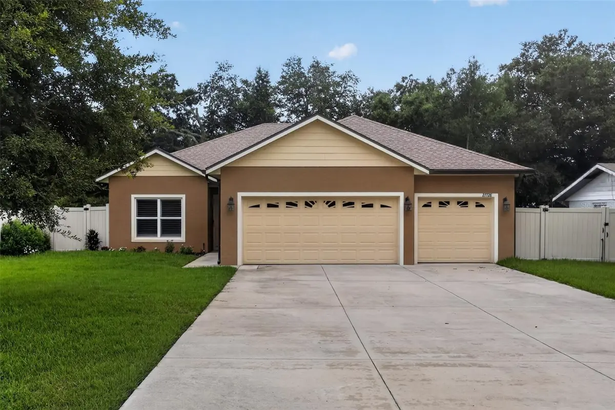 27728 LISA DR, Tavares, FL 32778