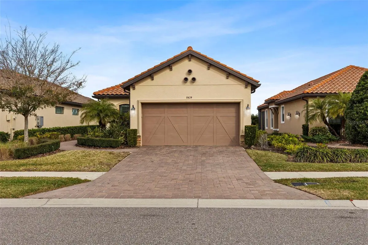 8424 ALBERATA VISTA DR, Tampa, FL 33647