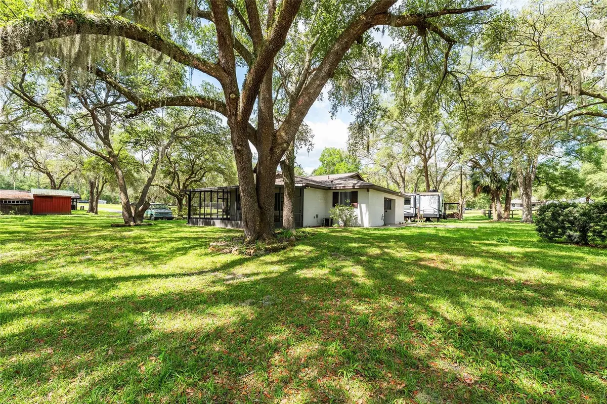 10871 SE COUNTY ROAD 326, Morriston, FL 32668