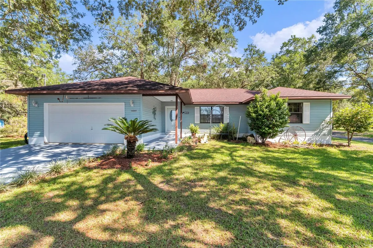16365 SE 17TH ST, Ocklawaha, FL 32179