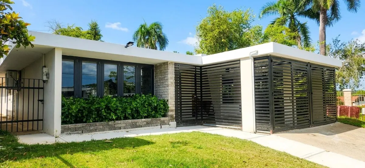 Urb Parkville AVE. LOPATEGUI, Guaynabo, PR 00969