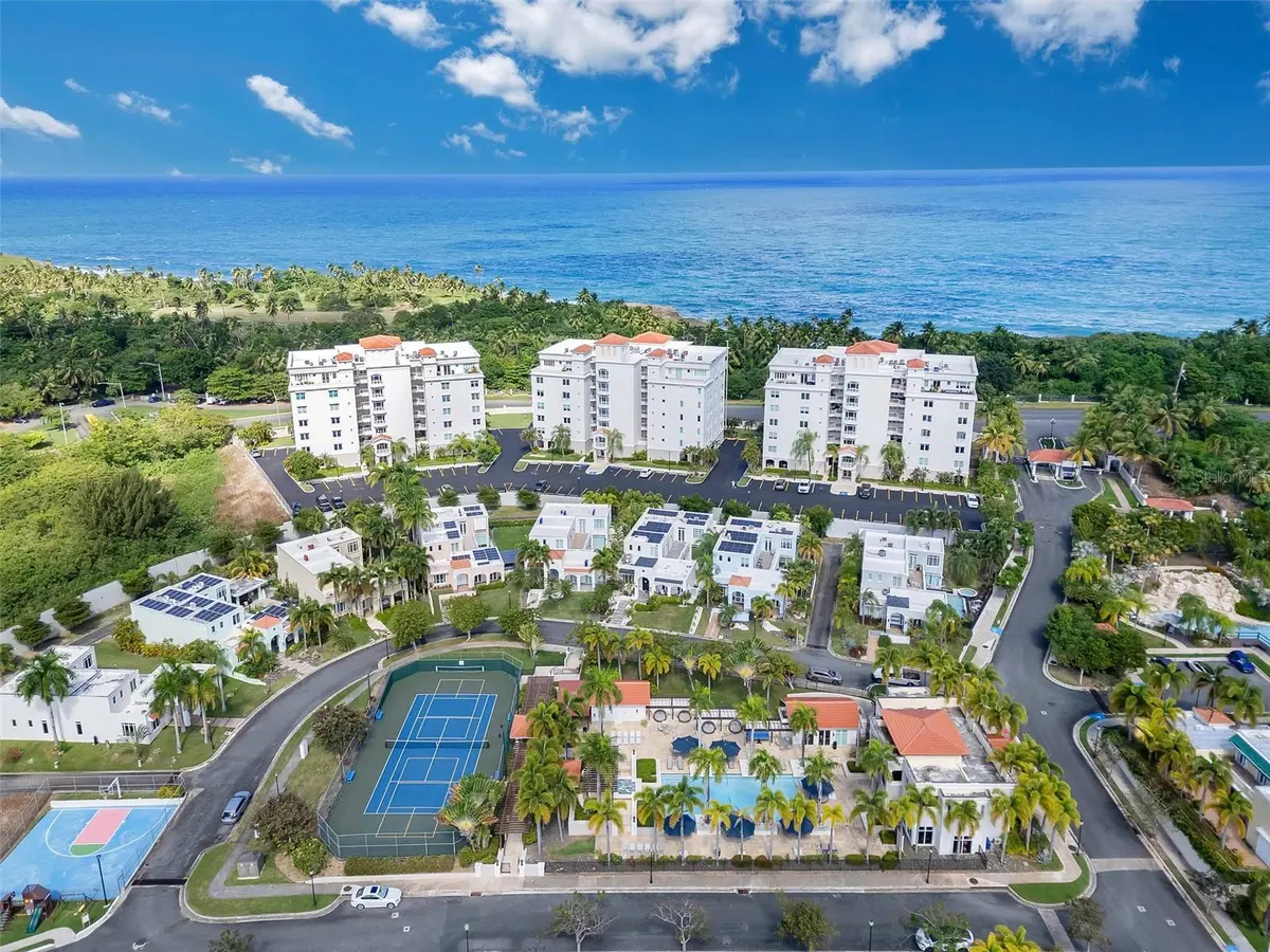 324 CALLE OLIVINE #324, Vega Alta, PR 00692