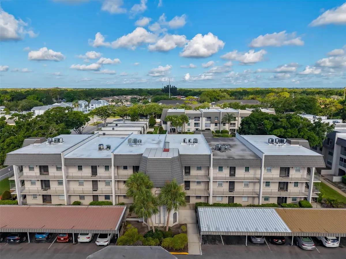 8703 BARDMOOR BLVD #303, Seminole, FL 33777