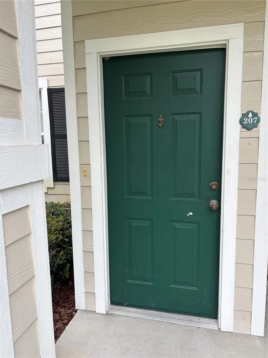 417 SOUTHERN PECAN CIR #207, Winter Garden, FL 34787