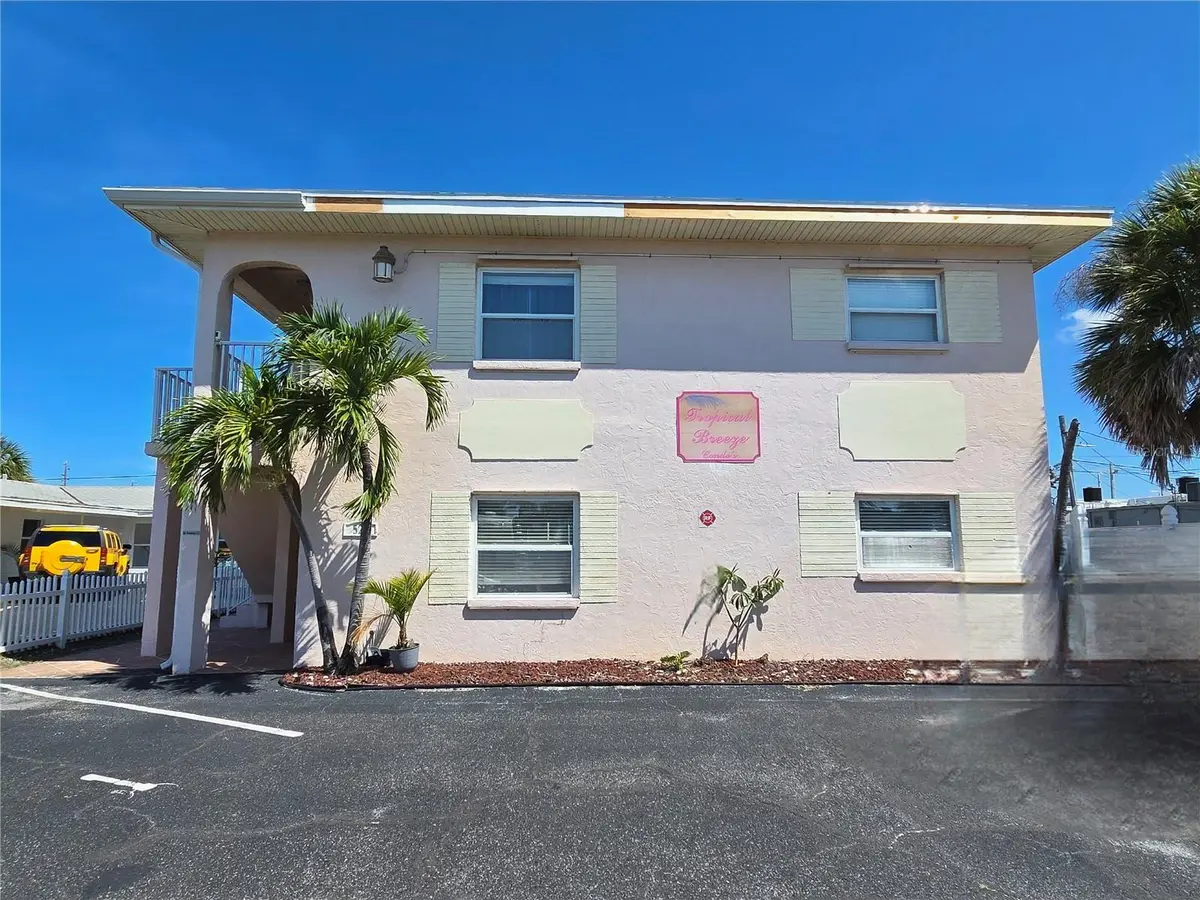 525 73RD AVE #2, St Pete Beach, FL 33706