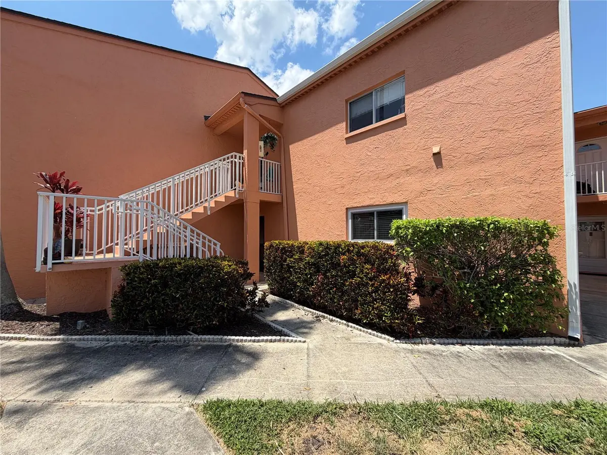 7400 SUNSHINE SKYWAY LN S #105, St Petersburg, FL 33711
