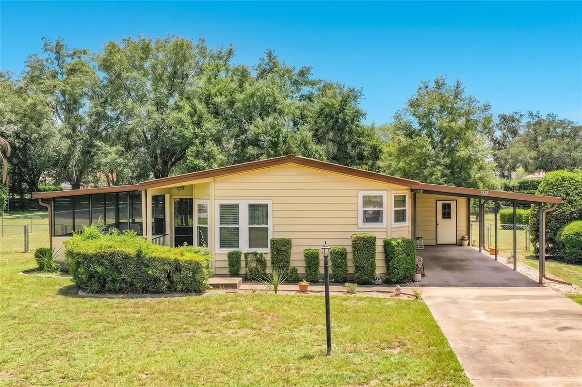 8233 COUNTY ROAD 109B, Lady Lake, FL 32159