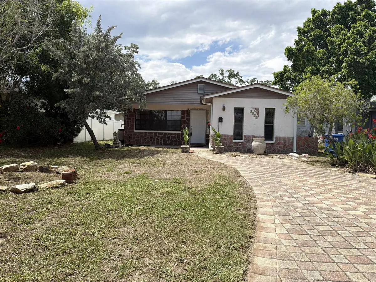 1835 MARYLAND AVE NE, St Petersburg, FL 33703