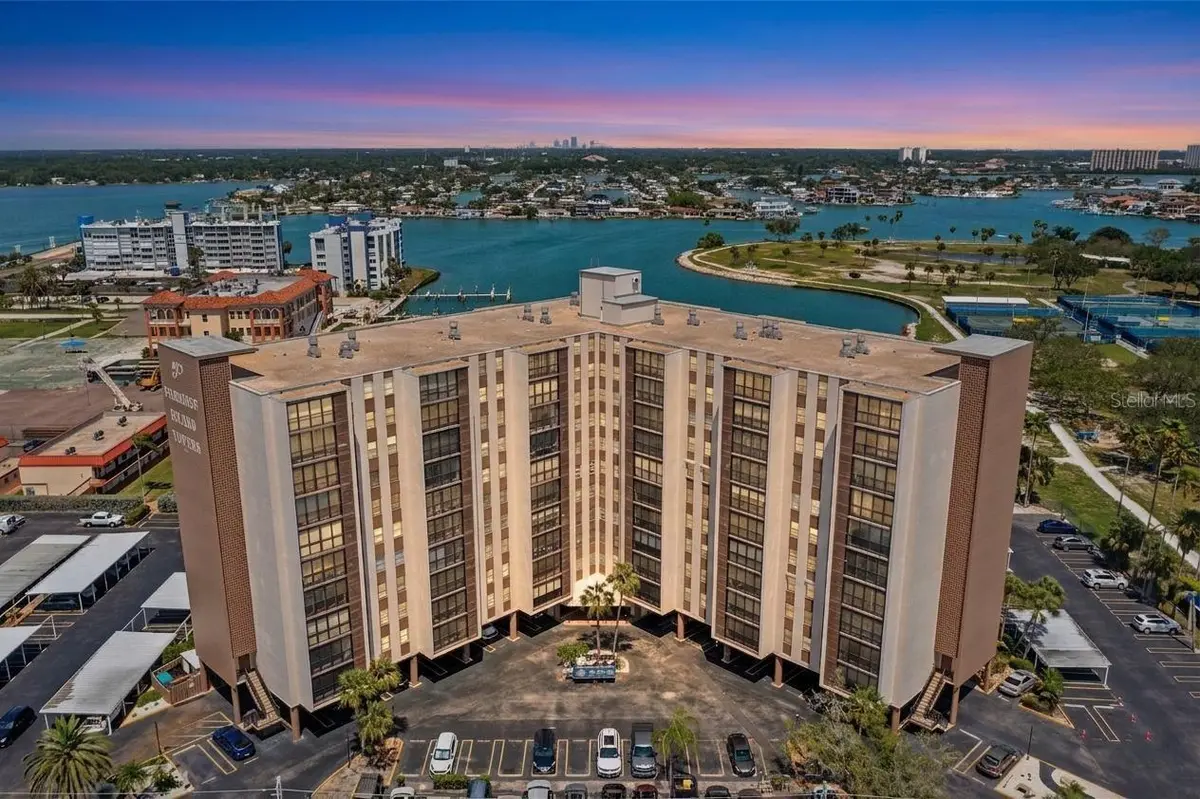 10355 PARADISE BLVD #812, Treasure Island, FL 33706