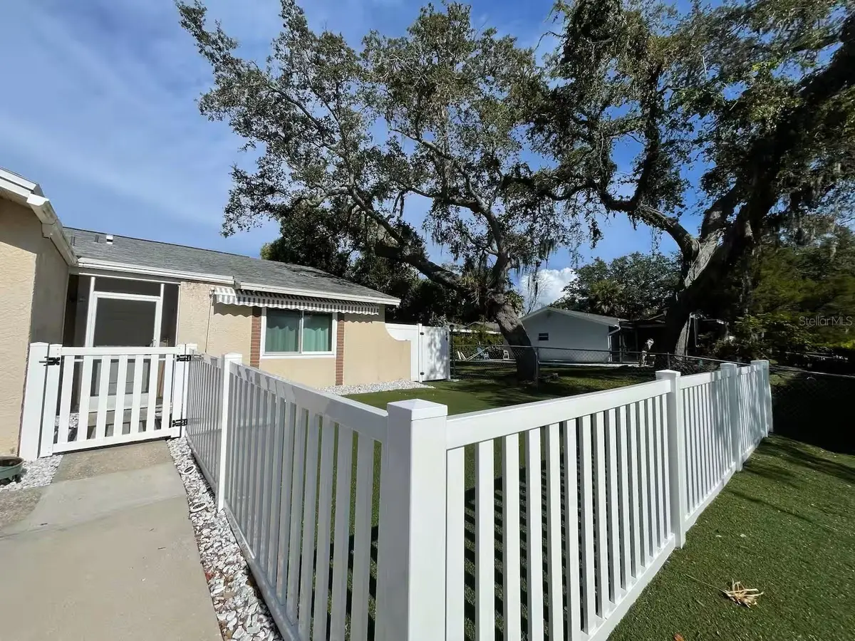 2107 GROVE VALLEY AVE, Palm Harbor, FL 34683