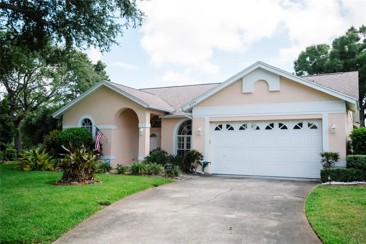 8390 MEADOW BROOK DR E, Seminole, FL 33777