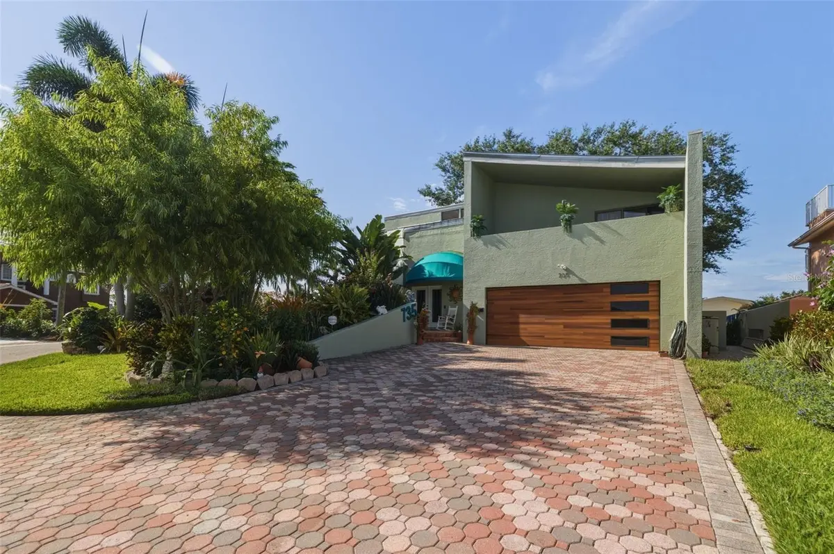 735 79TH CIR S, St Petersburg, FL 33707