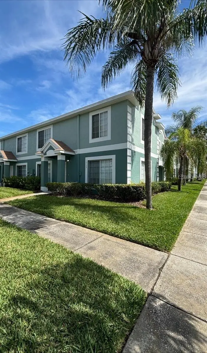1735 FLUORSHIRE DR, Brandon, FL 33511
