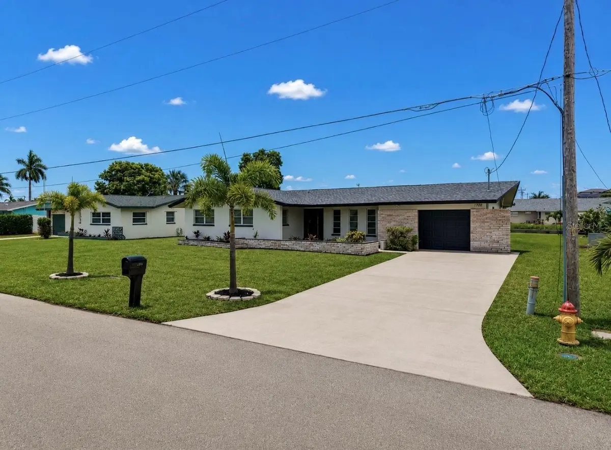 1729 BIKINI CT, Cape Coral, FL 33904