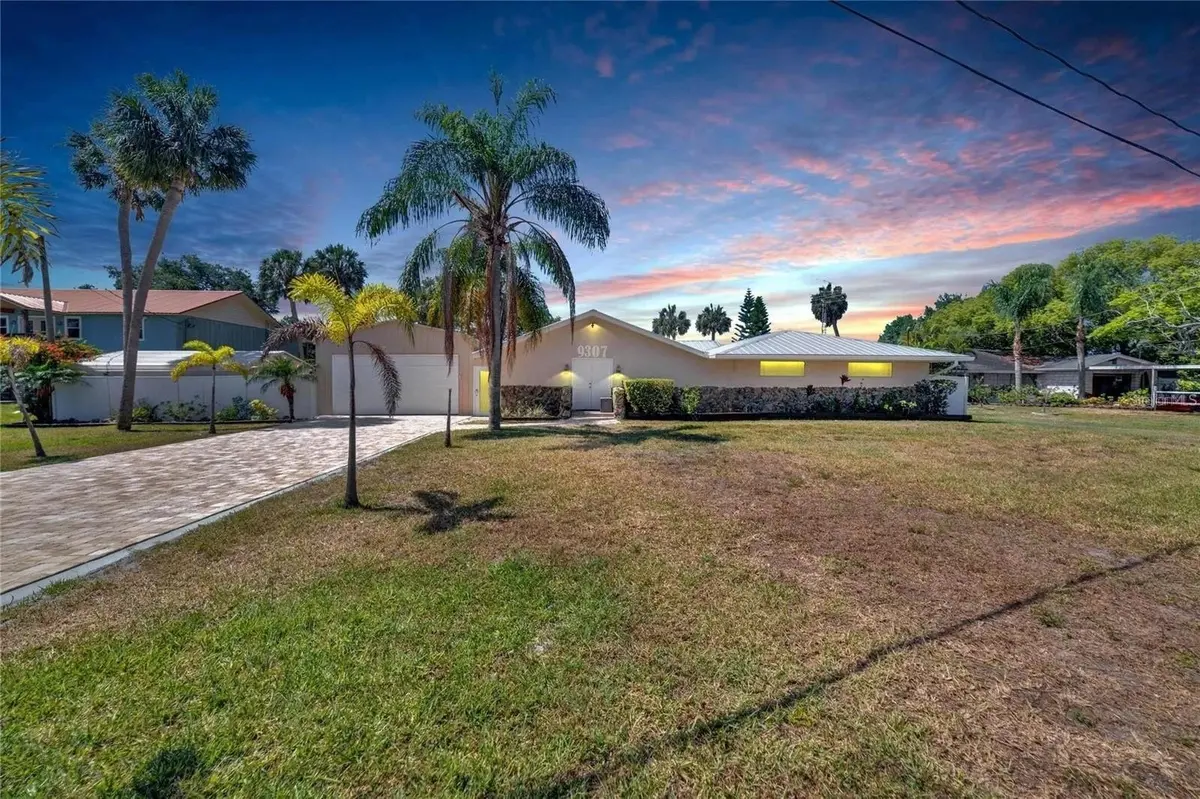 9307 RIVER COVE DR, Riverview, FL 33578