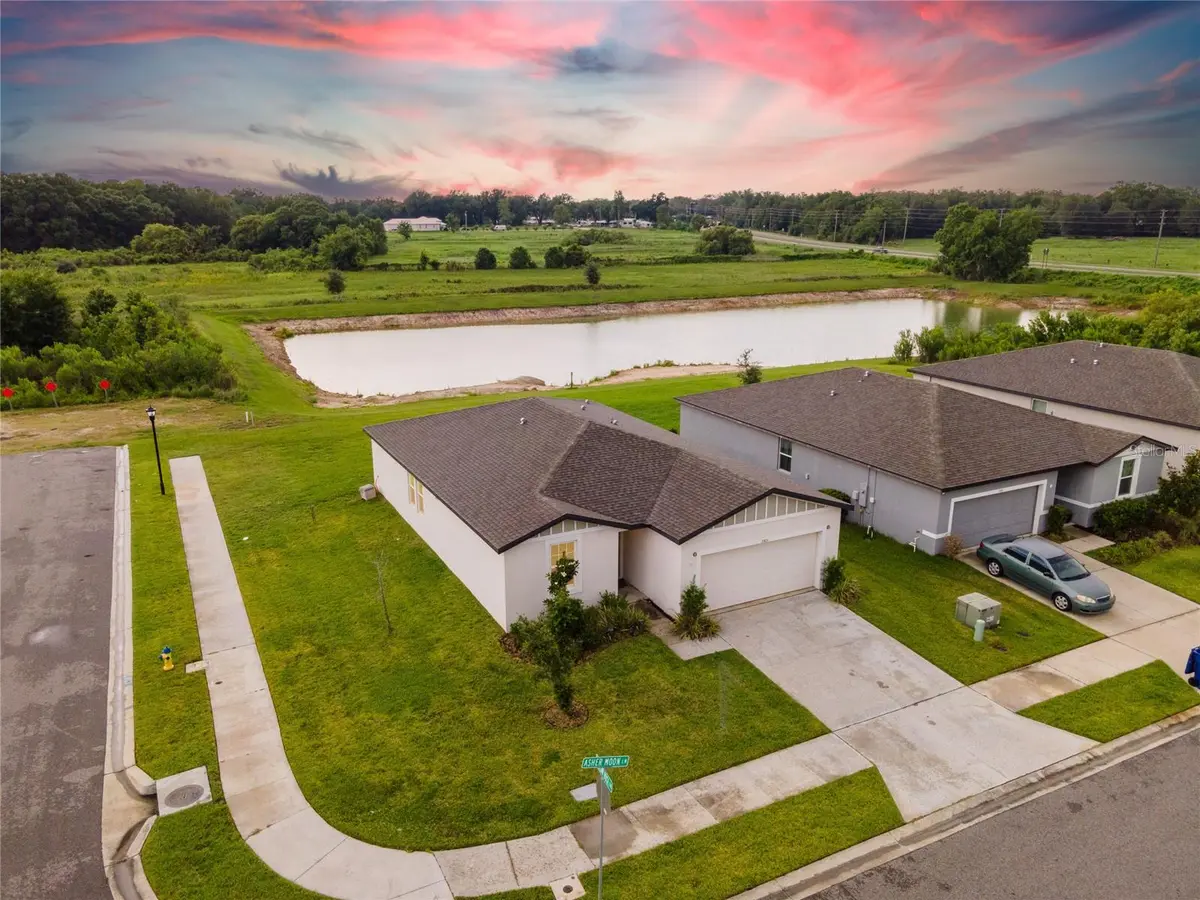 3303 ASHER MOON LN, Zephyrhills, FL 33540