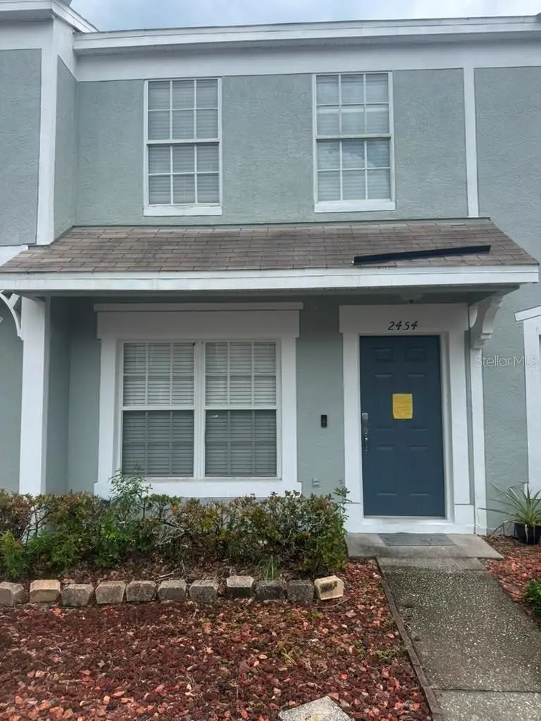 2454 LAKE WOODBERRY CIR, Brandon, FL 33510