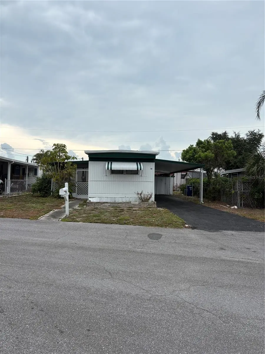 6580 SEMINOLE #102, Seminole, FL 33772