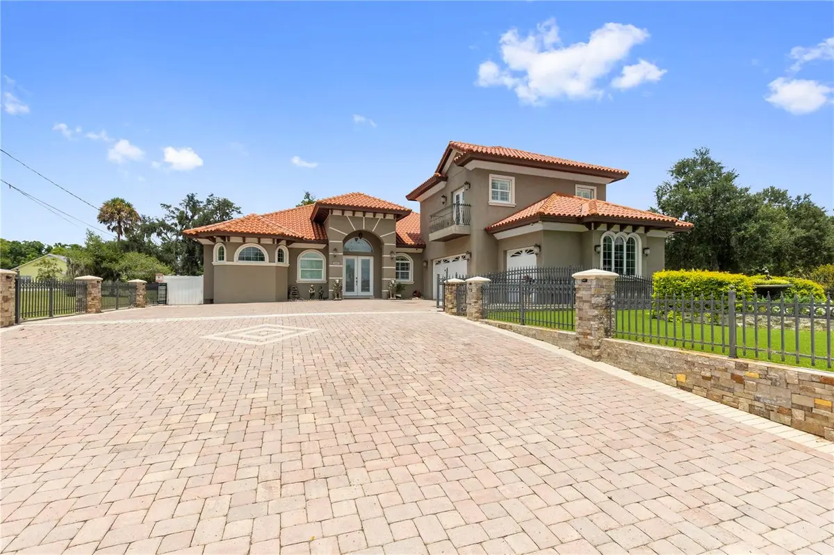 2101 W BEARSS AVE, Tampa, FL 33618