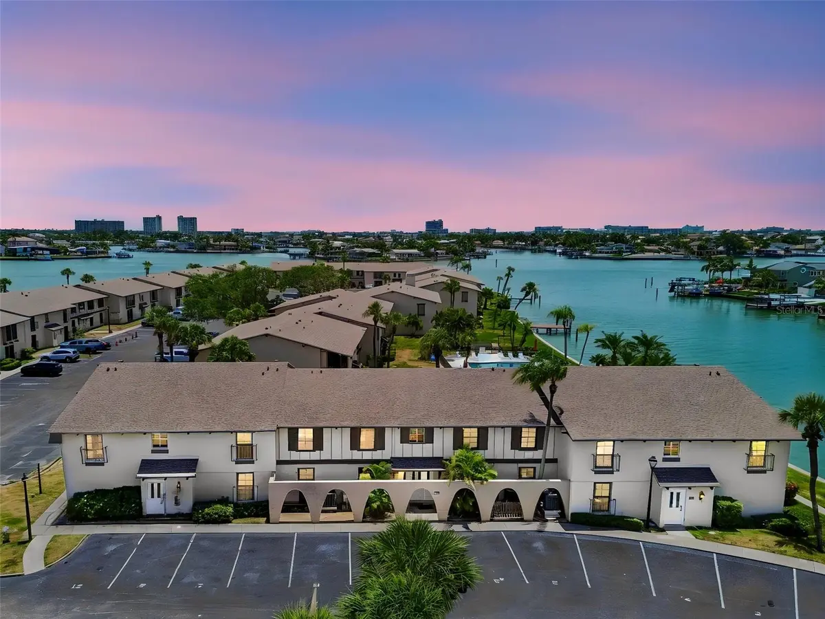 505 PLAZA SEVILLE CT #12, Treasure Island, FL 33706