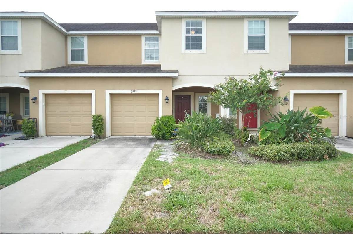 6938 TOWNE LAKE RD, Riverview, FL 33578