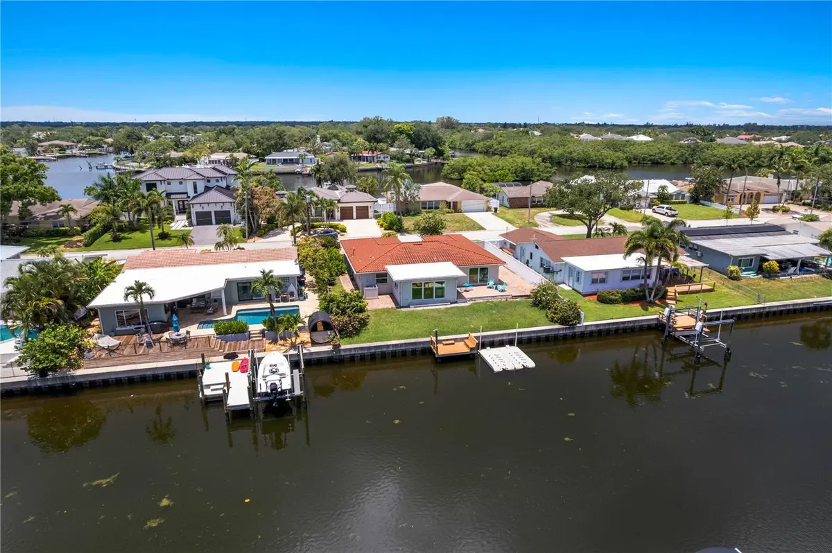 4425 13TH WAY NE, St Petersburg, FL 33703