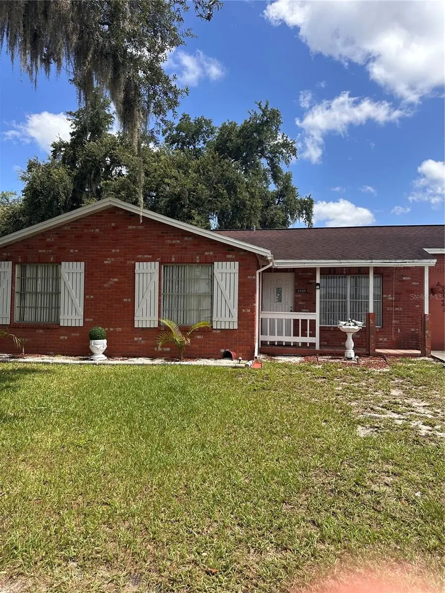8848 OAK CIR, Tampa, FL 33615