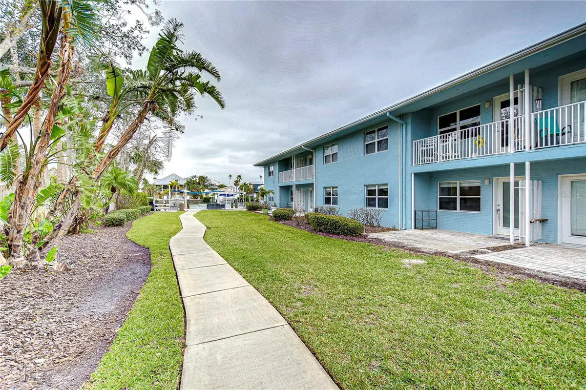 300 VENETIAN DR #3, Clearwater, FL 33755