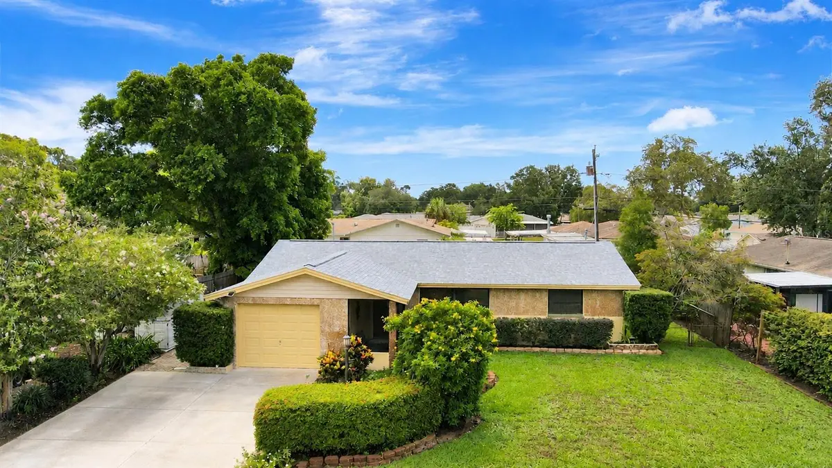 8165 LARK ST, Seminole, FL 33777