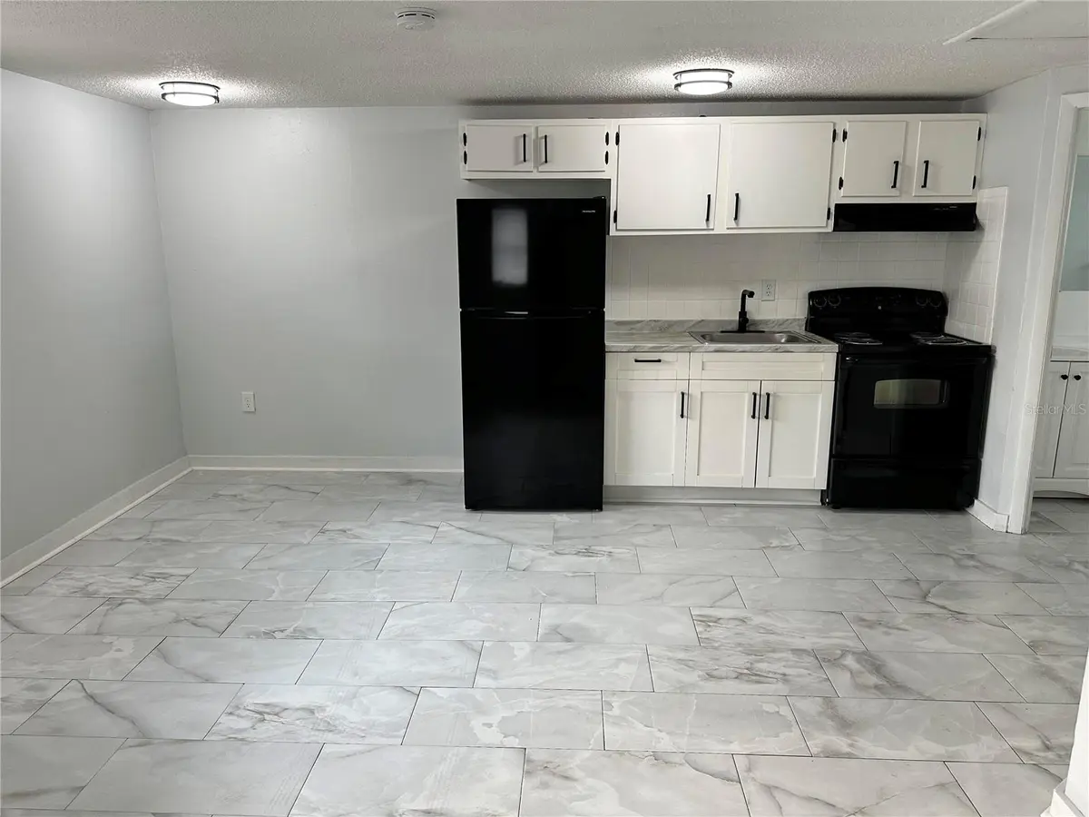 1104 E 140TH AVE #B, Tampa, FL 33613