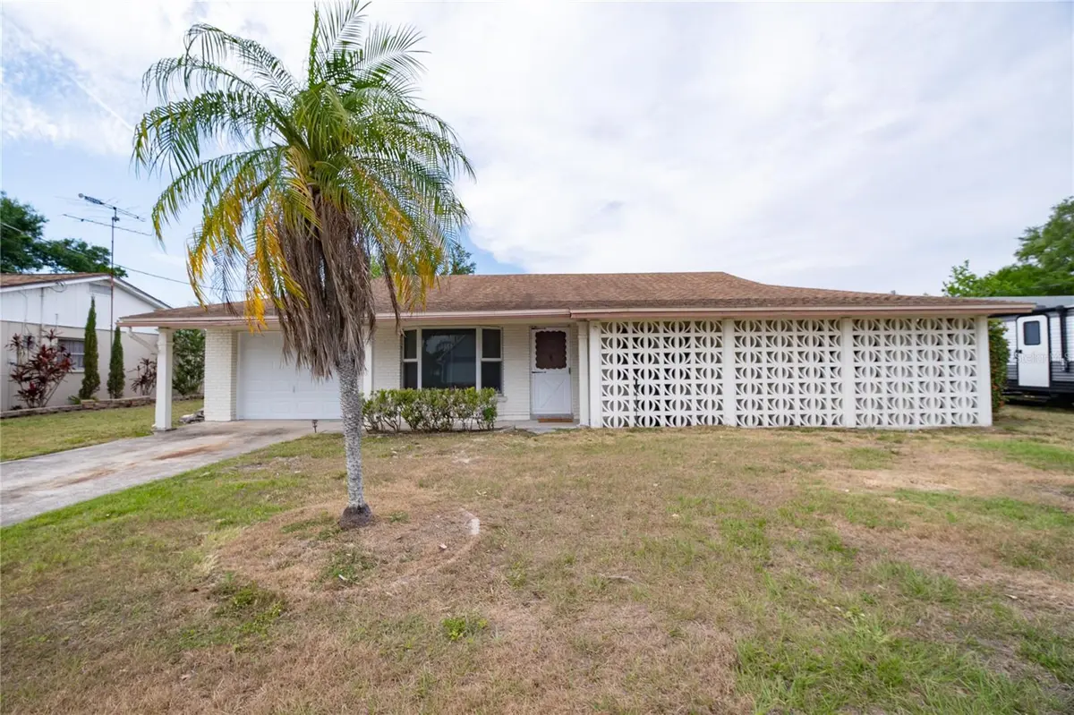 8413 MILLWOOD DR, Tampa, FL 33615