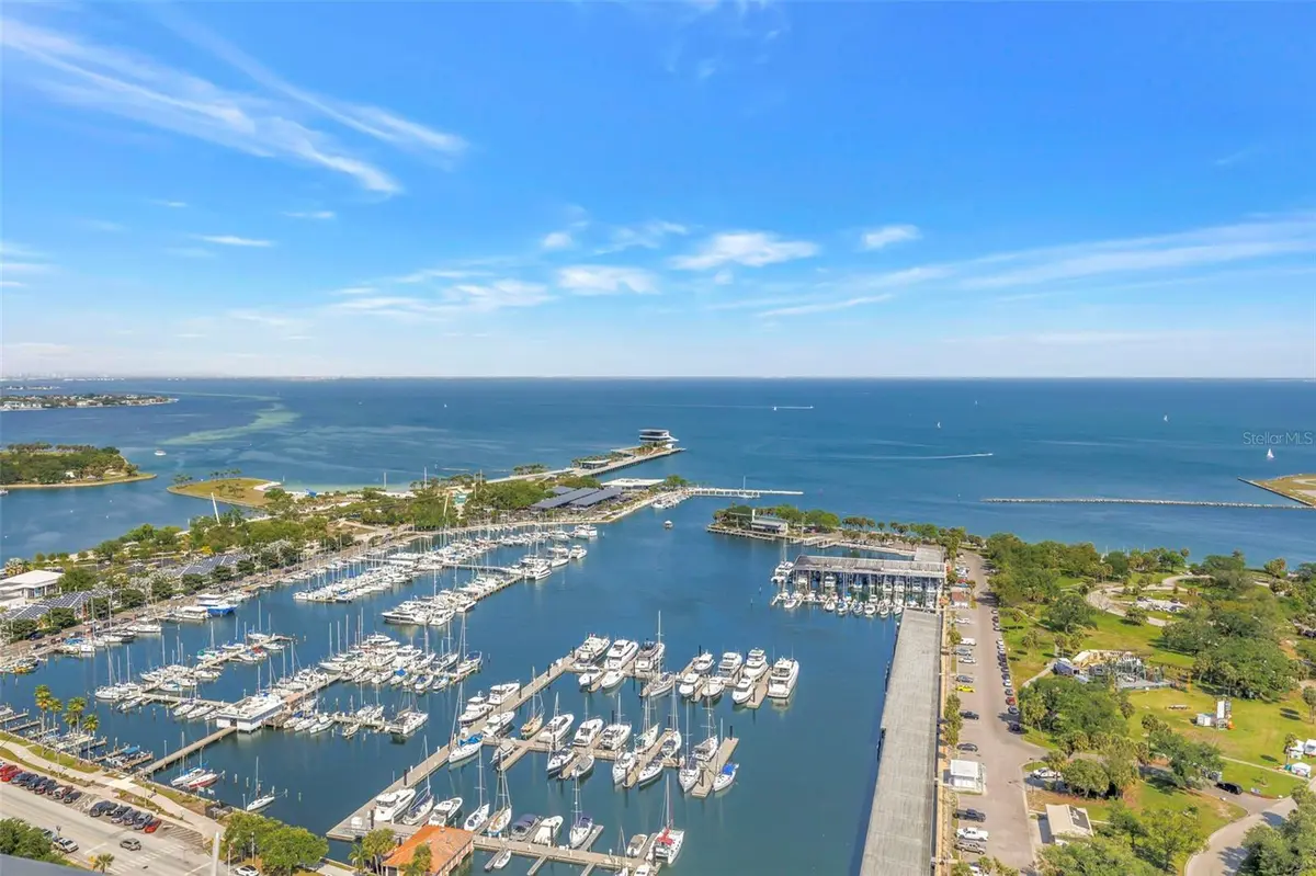1 BEACH DR SE #1907, St Petersburg, FL 33701