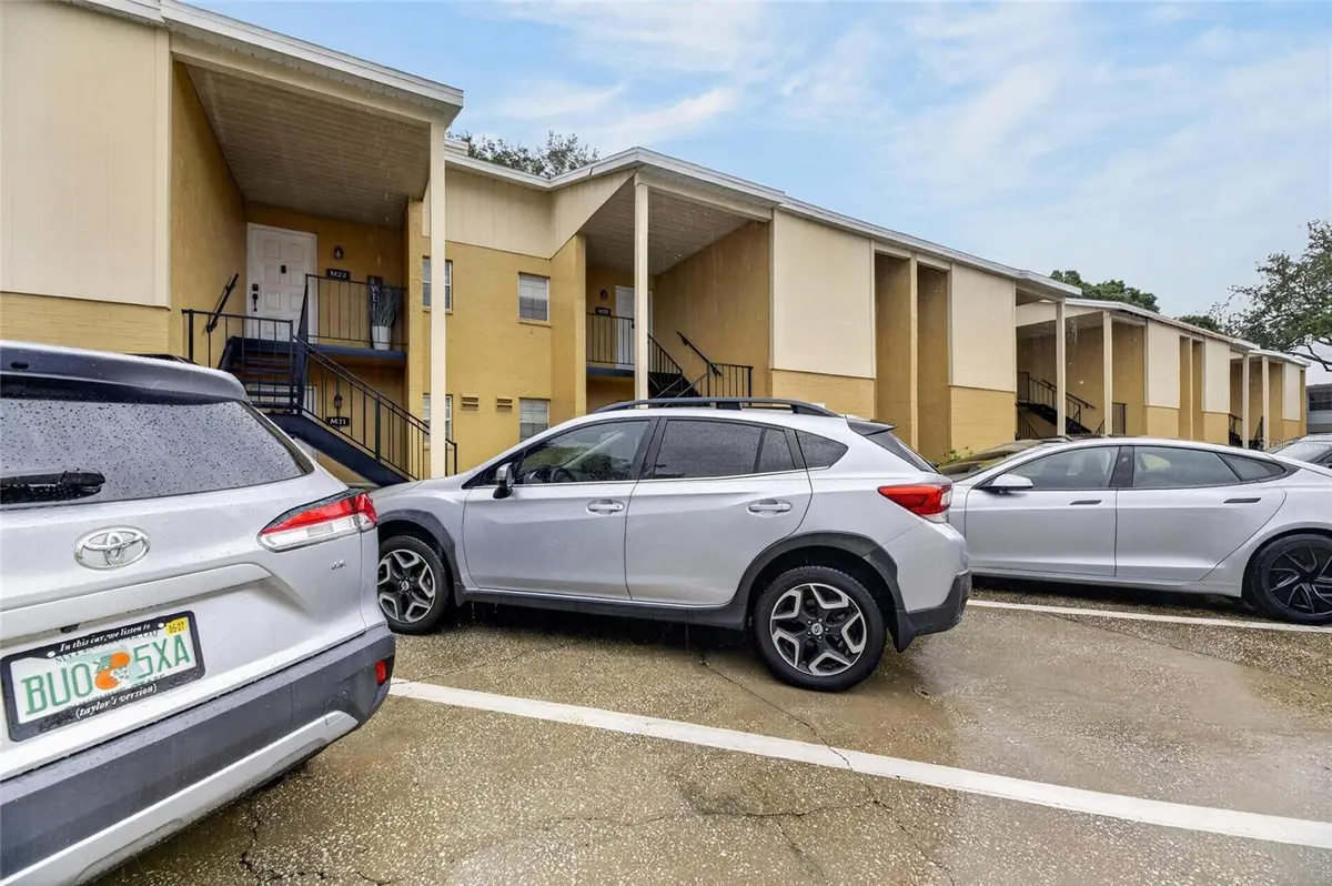 3812 N OAK DR #M32, Tampa, FL 33611