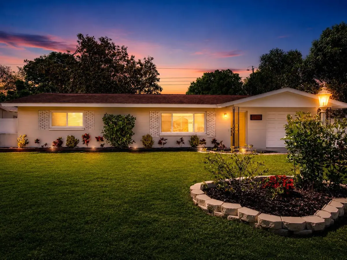 12174 83RD AVE, Seminole, FL 33772