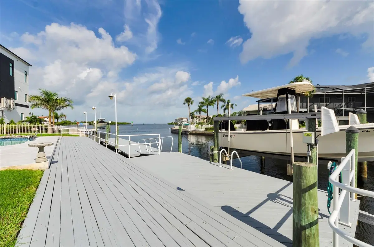 8001 BRIGHTON DR, Port Richey, FL 34668