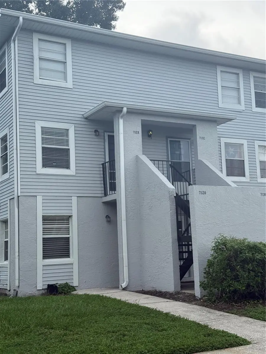 7128 WATERSIDE DR #7128, Tampa, FL 33617
