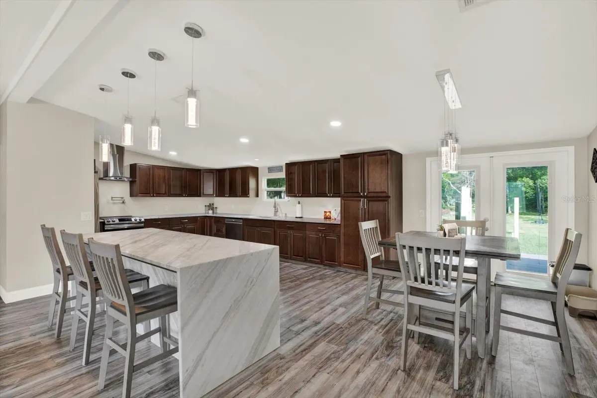 13611 MCINTOSH DR, Dade City, FL 33525