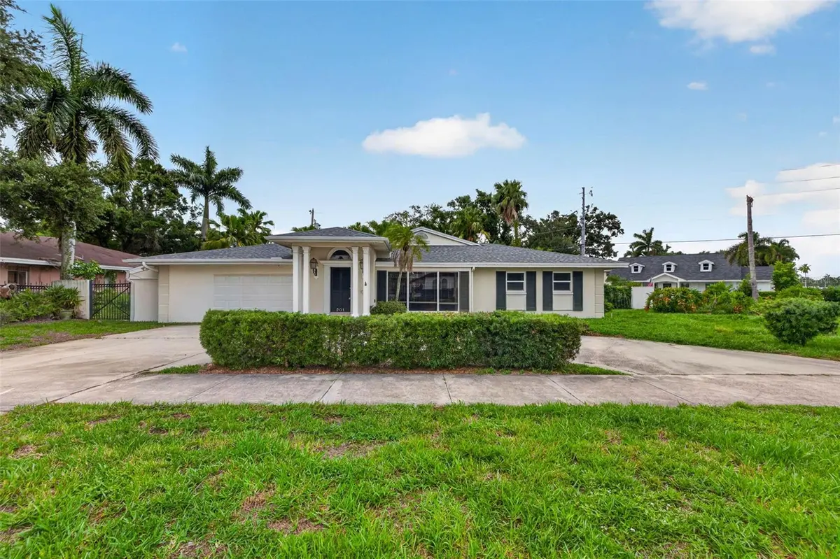201 SNELL ISLE BLVD NE, St Petersburg, FL 33704