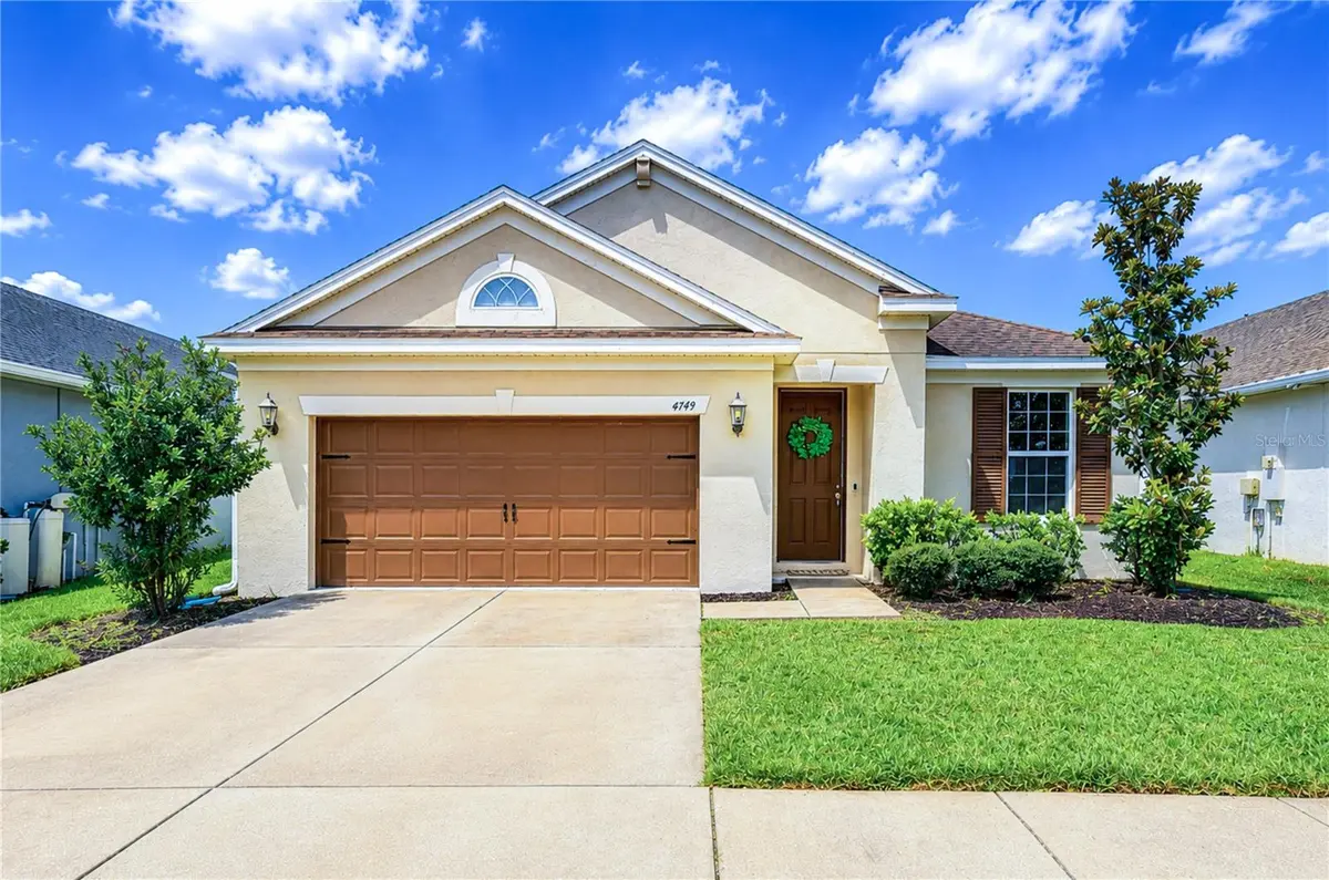 4749 ROLLING GREEN DR, Wesley Chapel, FL 33543