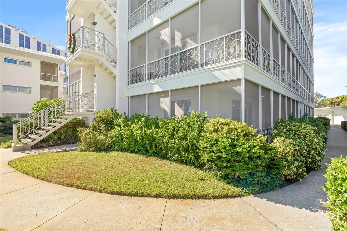 1012 N SHORE DR NE #14, St Petersburg, FL 33701