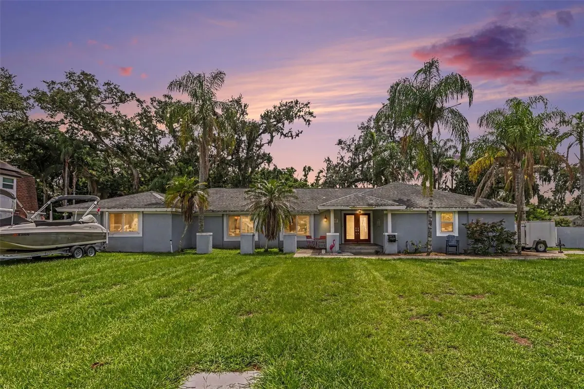 1307 BRANTWOOD DR, Valrico, FL 33594
