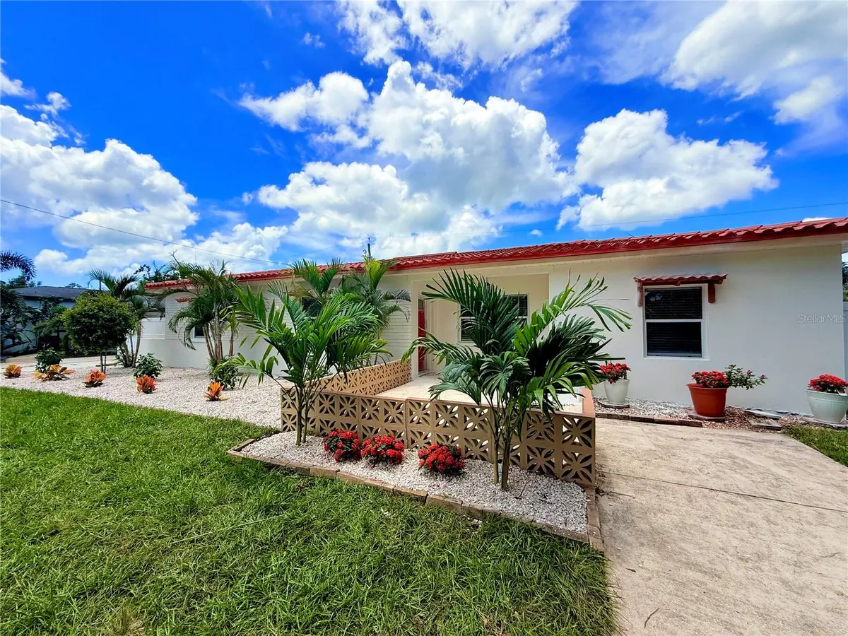 1500 77TH ST N, St Petersburg, FL 33710
