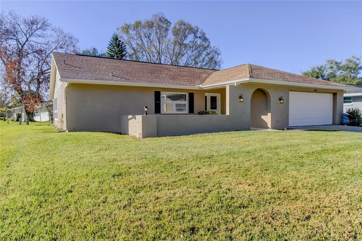 7926 FOXWOOD DR, New Port Richey, FL 34653