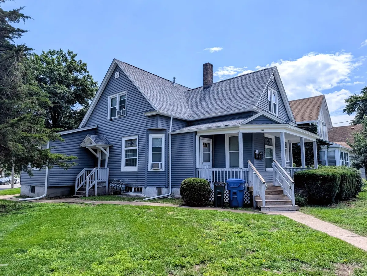 207 S Pine ST, Davenport, IA 52802