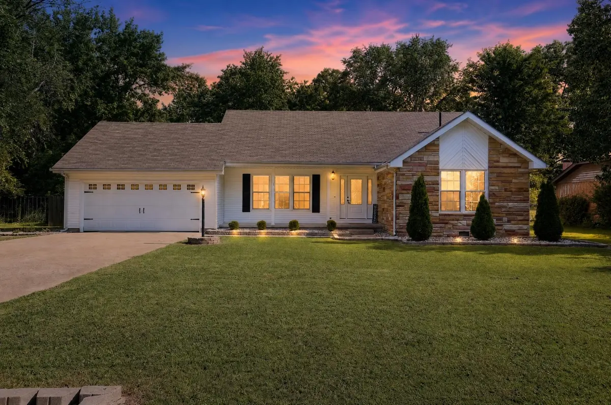 1004 E Illinois ST, Marion, IL 62959