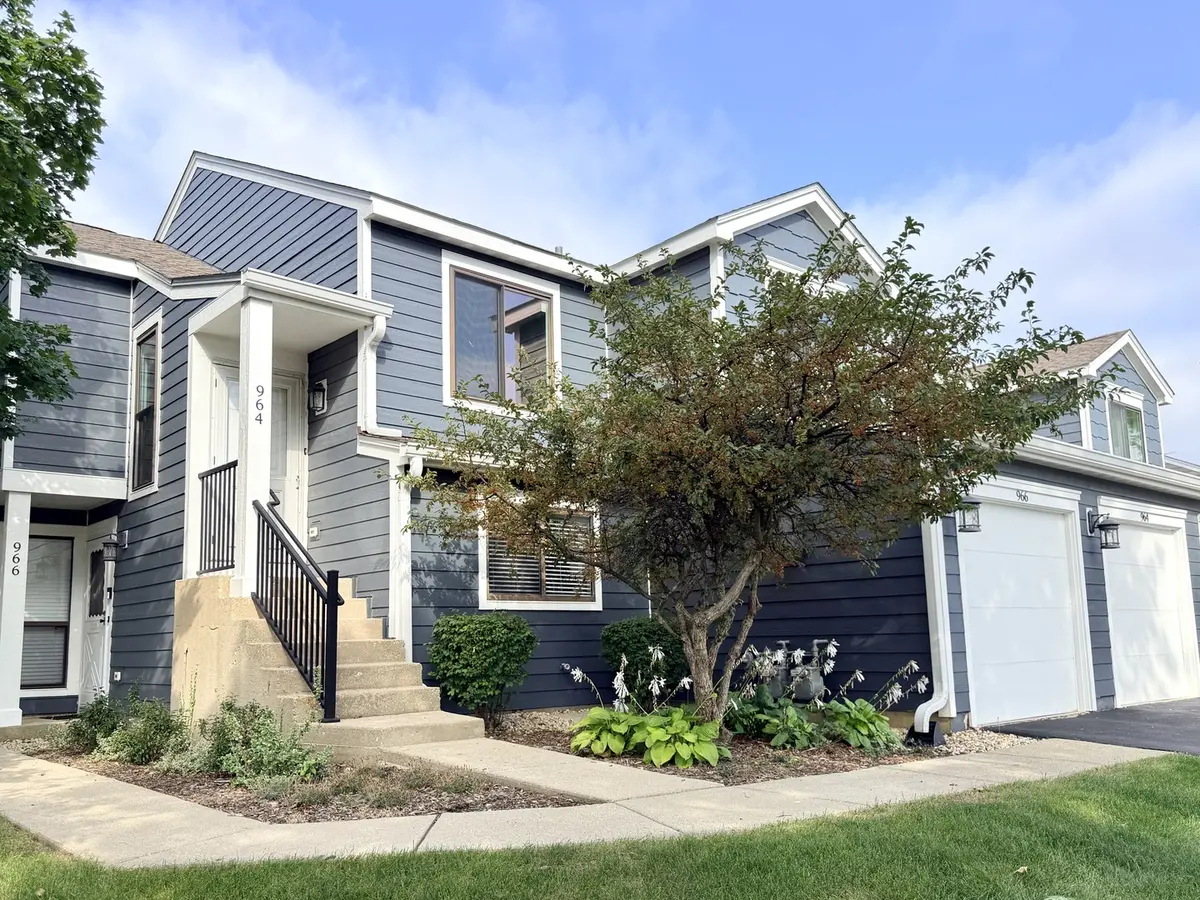 964 Brunswick CIR #-, Schaumburg, IL 60193