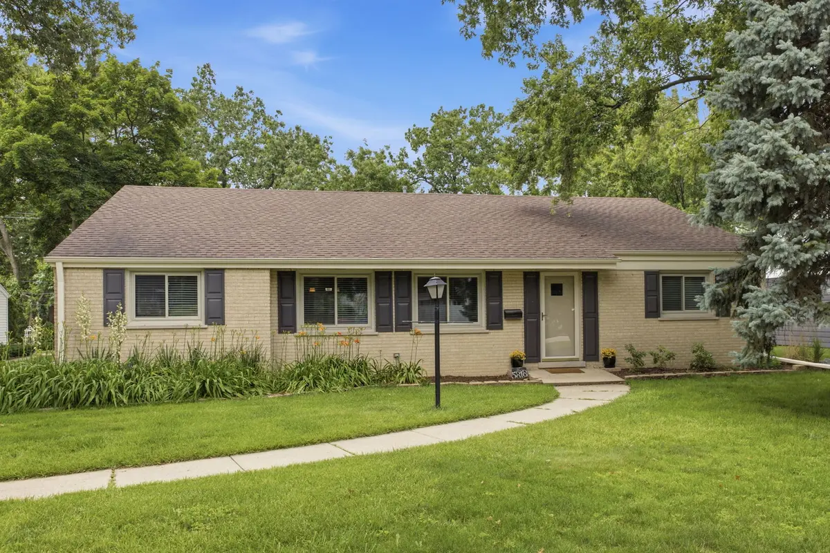 5818 Ridgewood DR, Western Springs, IL 60558
