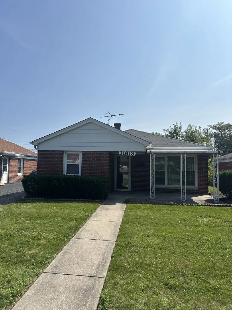 11613 S Kedzie AVE, Merrionette Park, IL 60803