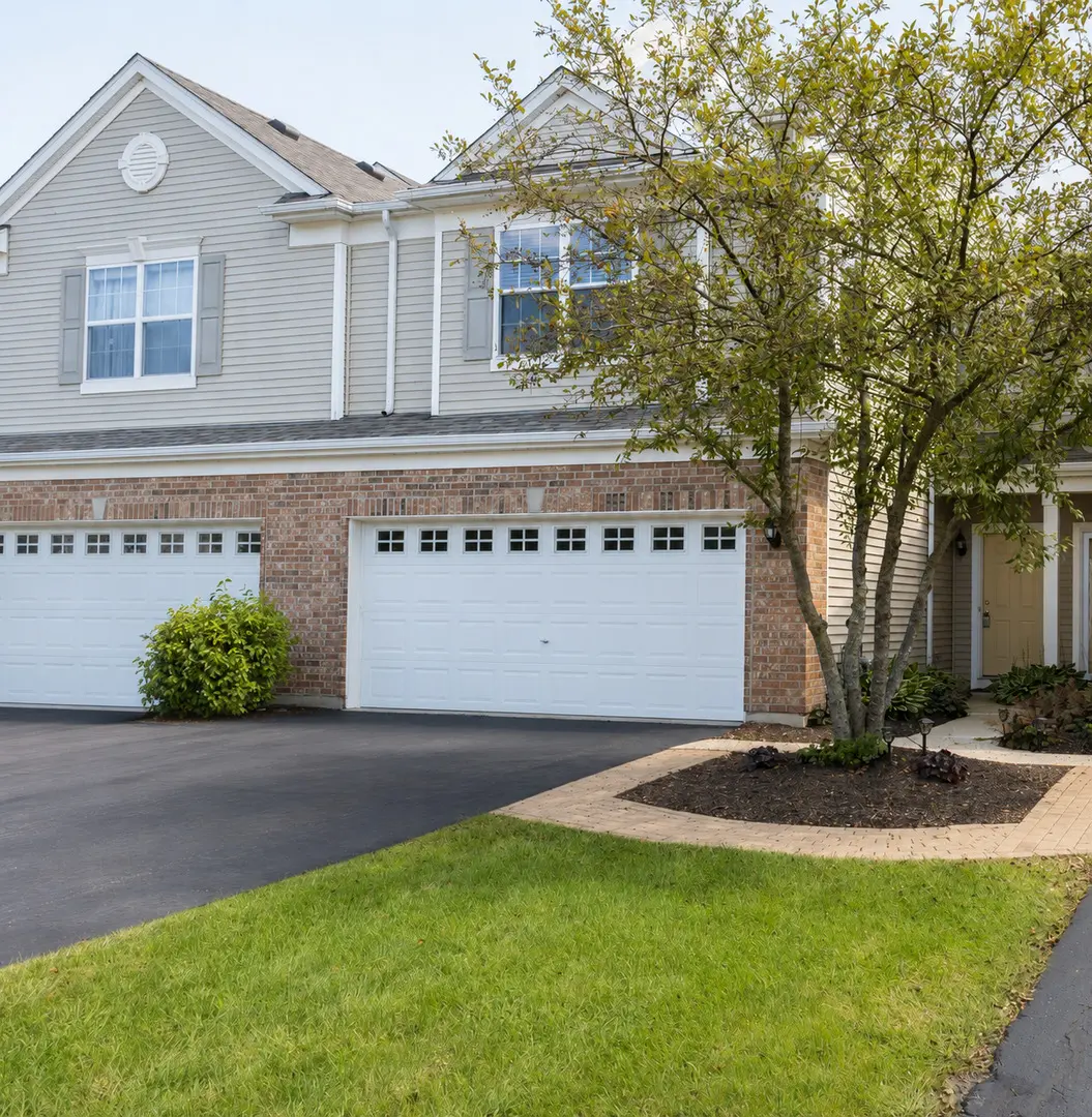 2521 Evergreen CIR, Mchenry, IL 60050